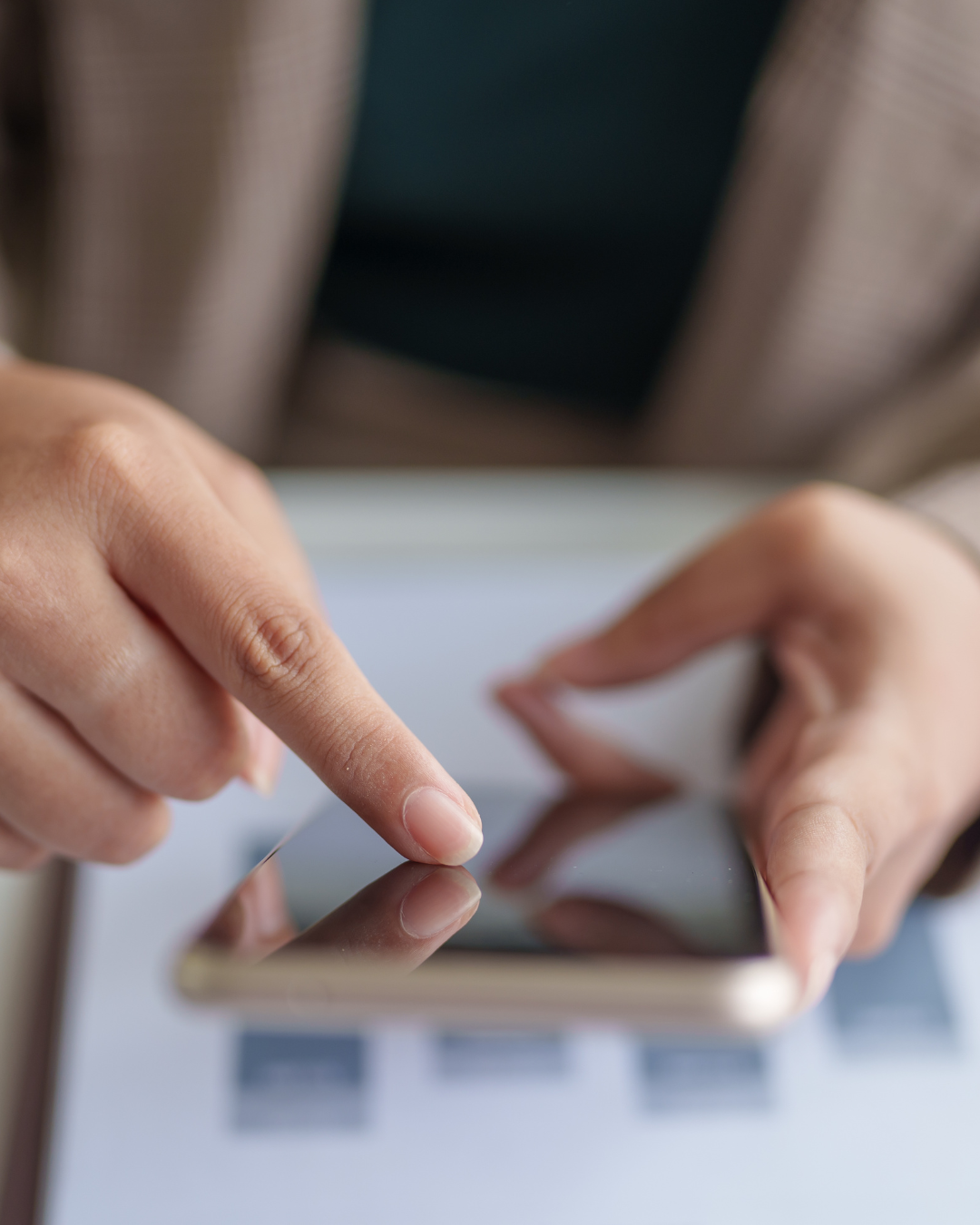 USO DE CELULAR FORA DO EXPEDIENTE NÃO GARANTE ADICIONAL DE SOBREAVISO, DECIDE 6ª TURMA DO TRT-RS