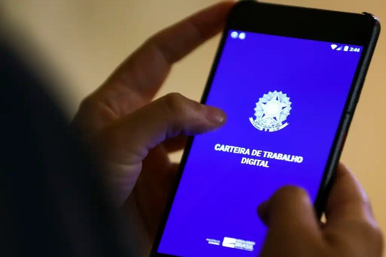 CRÉDITO DO TRABALHADOR - O NOVO PROGRAMA DE CRÉDTO DO TRABALHADOR PERMITE QUE TRABALHADORES CELETISTAS, RURAIS E DIRETORES NÃO EMPREGADOS COM DIREITO A FGTS SOLICITEM CRÉDITO JUNTO ÀS FINANCEIRAS HABILITADAS