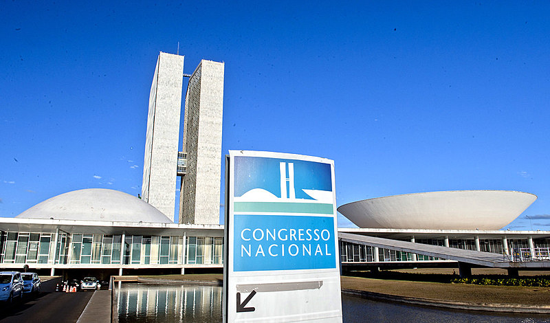 SENADO CANCELA EFEITOS DAS RESTRIÇÕES DOS CRÉDITOS DE PIS E COFINS